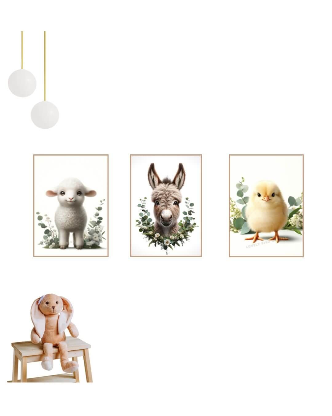 Décoration murale avec affiches d'agneau, d'âne et de poussin avec une peluche de lapin assis sur un banc en bois.